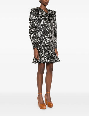 Black and White Pois
