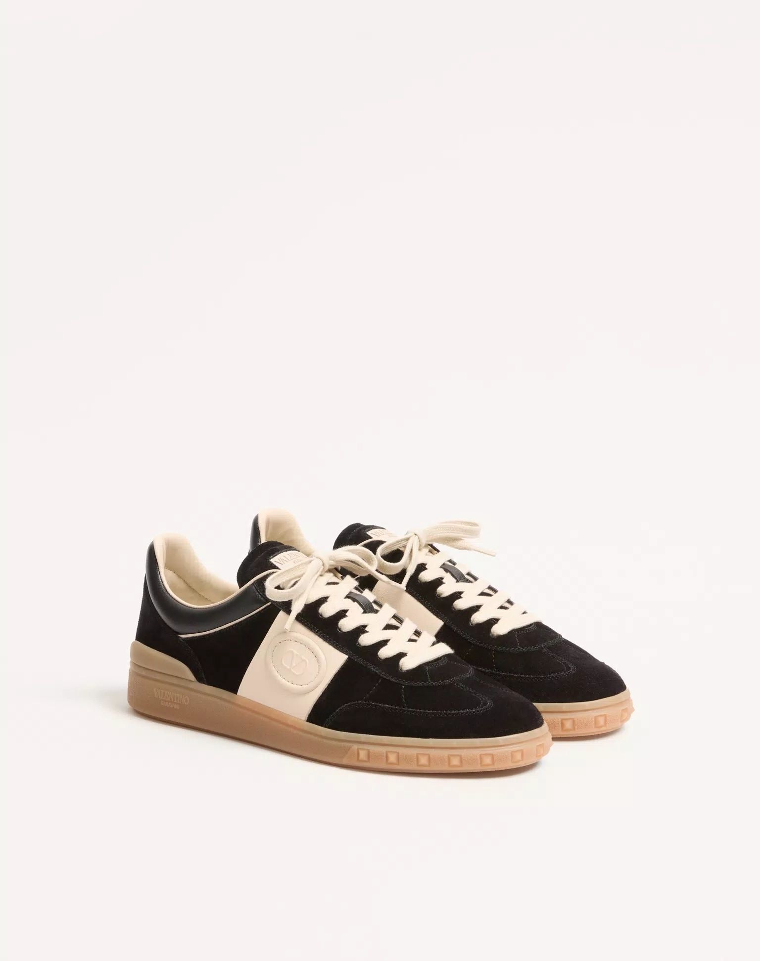 Valentino Upvillage